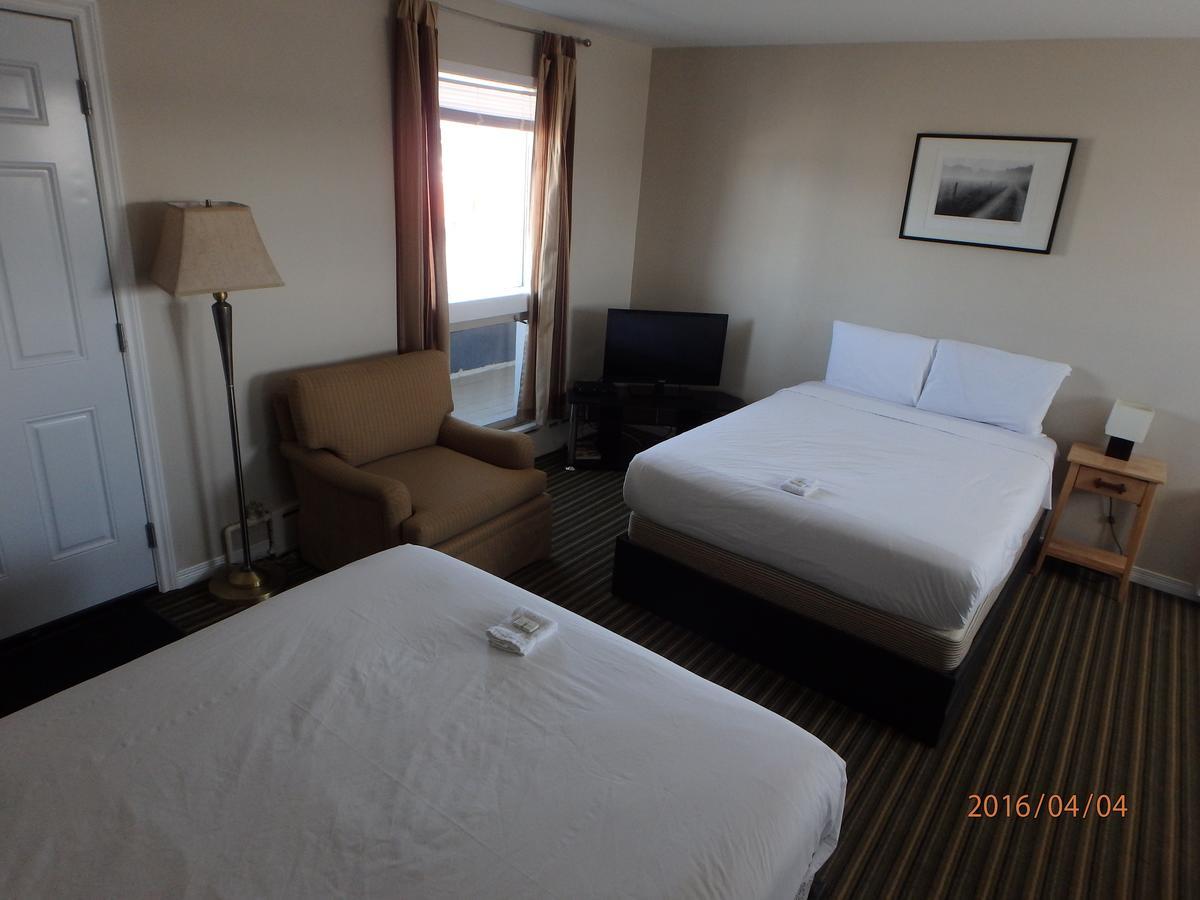 Wheel Inn Motel New Liskeard Exterior foto