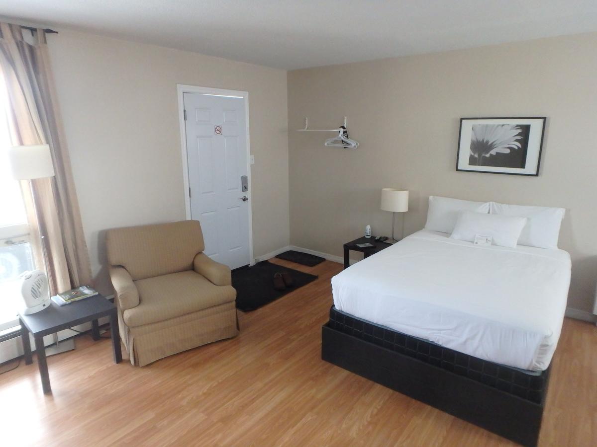 Wheel Inn Motel New Liskeard Exterior foto