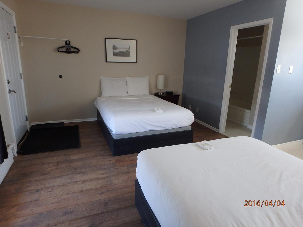 Wheel Inn Motel New Liskeard Exterior foto