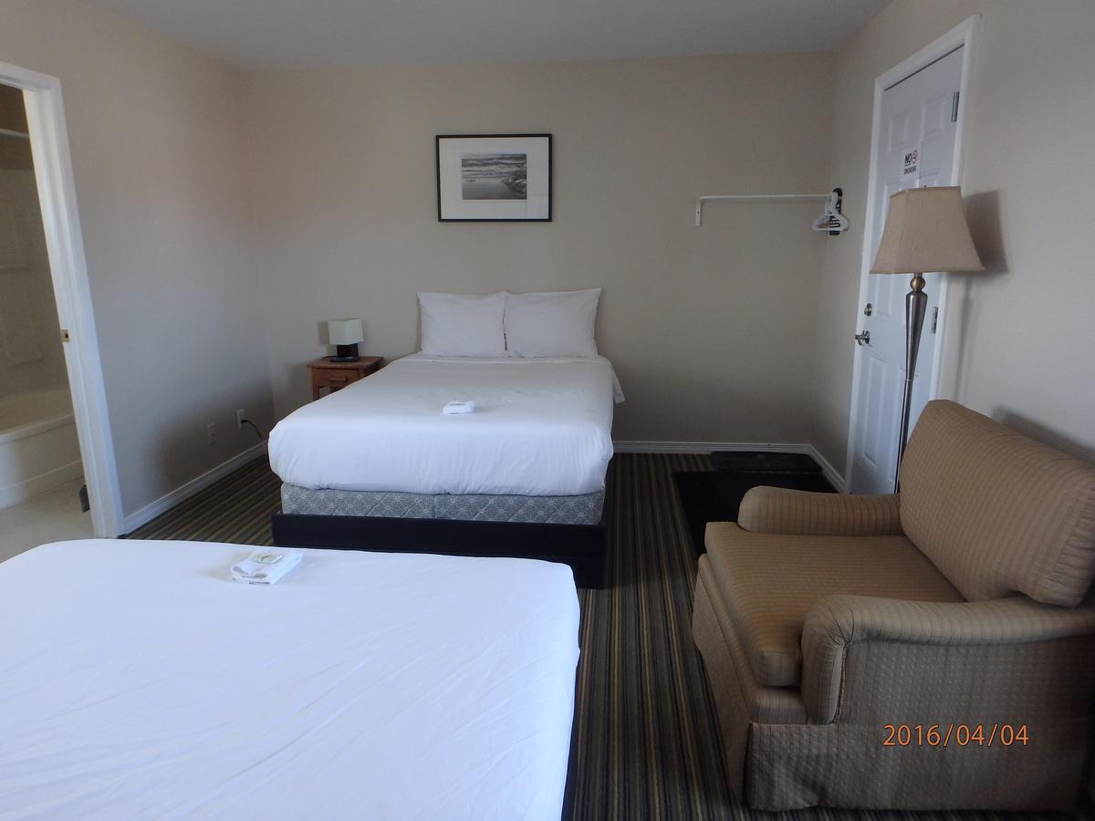 Wheel Inn Motel New Liskeard Exterior foto