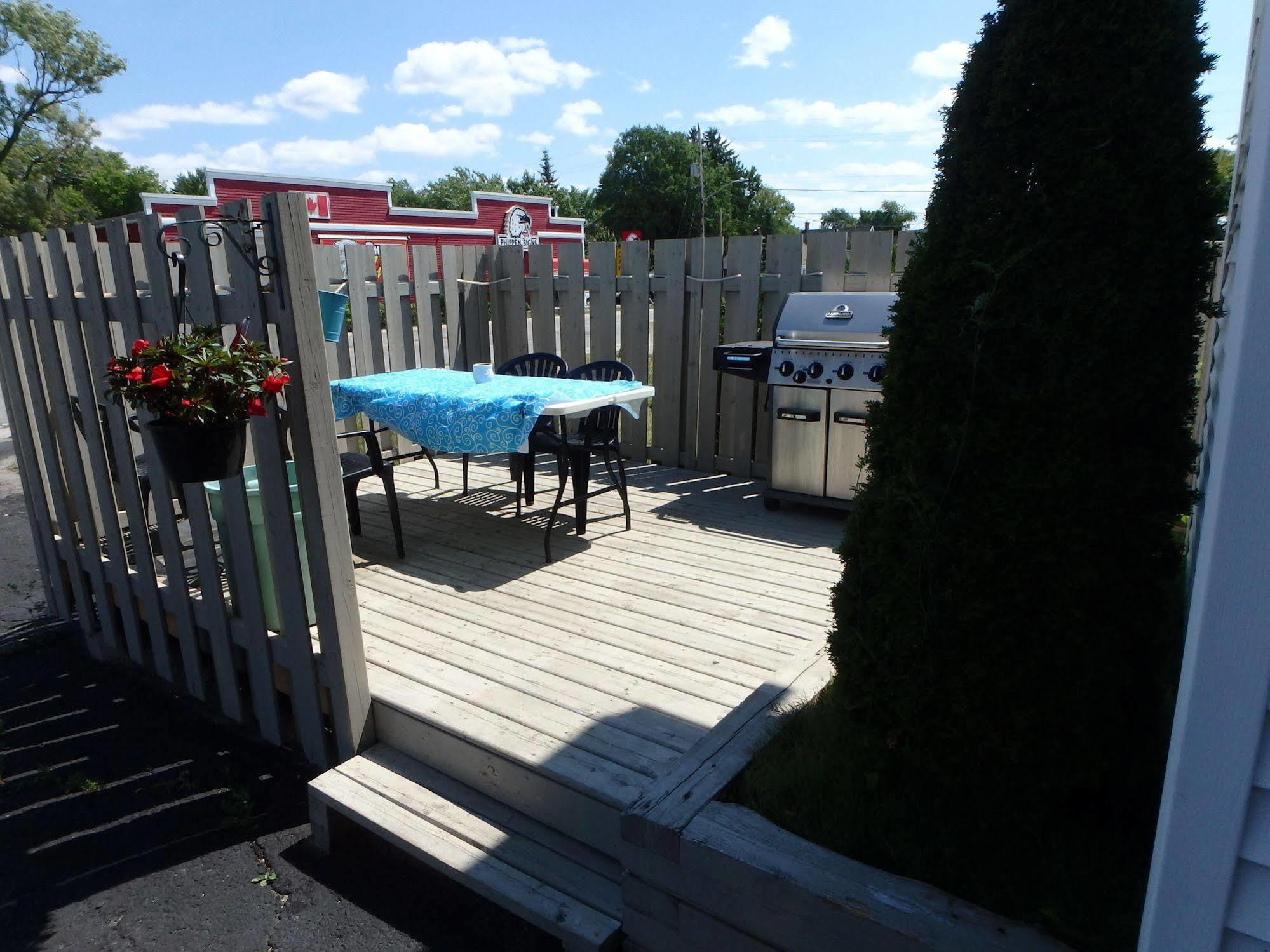 Wheel Inn Motel New Liskeard Exterior foto