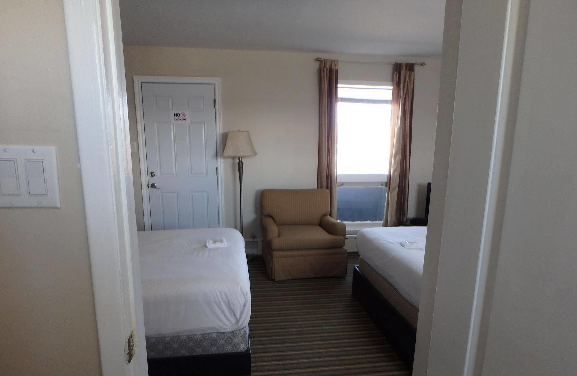 Wheel Inn Motel New Liskeard Exterior foto